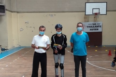 Nawel-remise-livret-et-roue-jaune